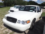 5-06144 (Cars-Sedan 4D)  Seller: Gov-Pinellas County Sheriffs Ofc 2010 FORD CROW