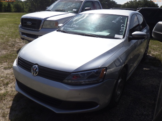 5-07137 (Cars-Sedan 4D)  Seller:Private/Dealer 2011 VOLK JETTA