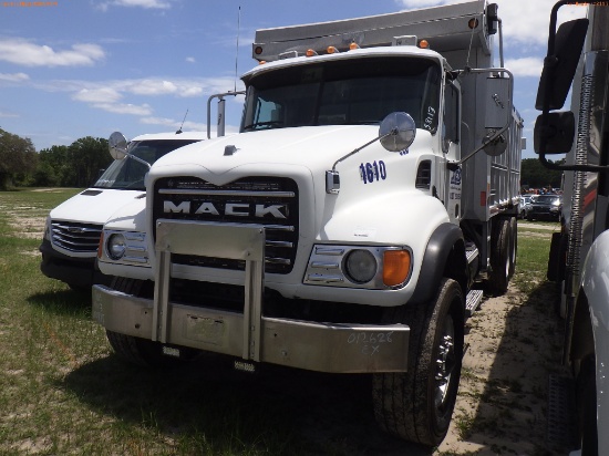 5-08113 (Trucks-Dump)  Seller:Private/Dealer 2004 MACK CV713