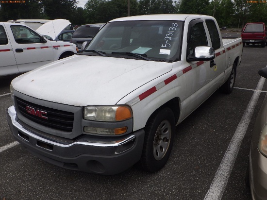 5-23133 (Trucks-Pickup 2D)  Seller: Florida State D.O.T. 2005 GMC 1500