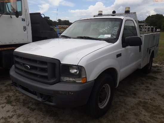 6-08217 (Trucks-Pickup 2D)  Seller: Gov-Hillsborough County B.O.C.C. 2004 FORD F