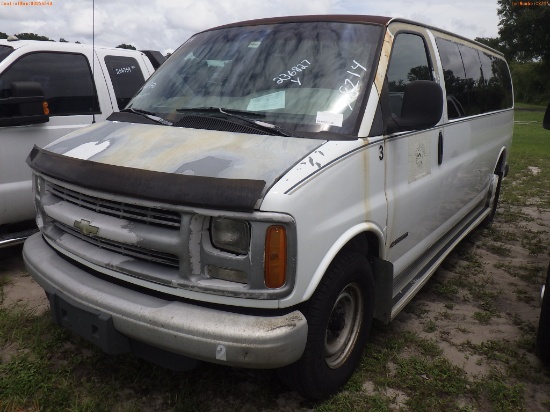 7-08214 (Cars-Van 3D)  Seller: Florida State D.J.J. 2000 CHEV 3500