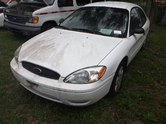 7-15120 (Cars-Sedan 4D)  Seller: Florida State D.O.T. 2006 FORD TAURUS