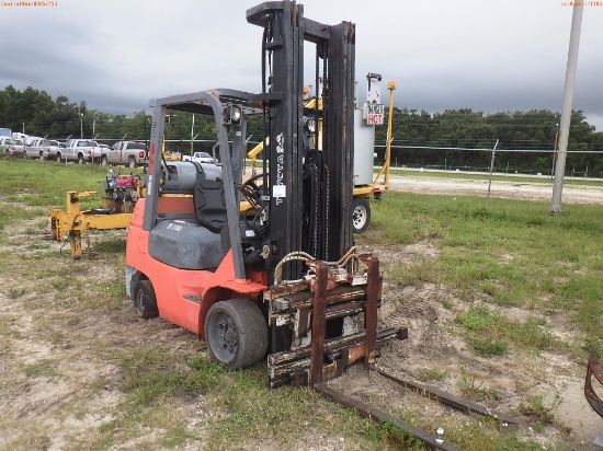 8-01180 (Equip.-Fork lift)  Seller:Private/Dealer TOYOTA 7FGCV32 6500LB LPG CUSH