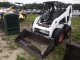 8-01186 (Equip.-Loader skid steer)  Seller: Gov-City Of Largo BOBCAT S205 RUBBER