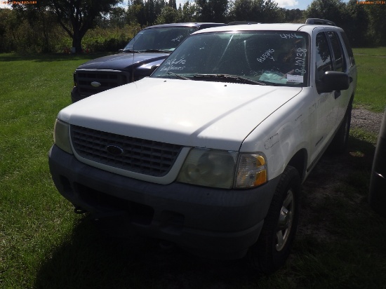 8-10138 (Cars-SUV 4D)  Seller: Florida State D.O.T. 2004 FORD EXPLORER