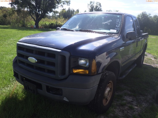 8-10139 (Trucks-Pickup 2D)  Seller: Florida State D.O.H. 2006 FORD F250