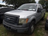 8-06216 (Trucks-Pickup 2D)  Seller: Florida State F.W.C. 2010 FORD F150XL