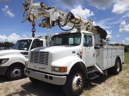 8-08250 (Trucks-Auger)  Seller: Gov-City of Bradenton 2001 INTL 4700