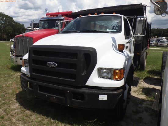 8-08119 (Trucks-Dump)  Seller:Private/Dealer 2004 FORD F650