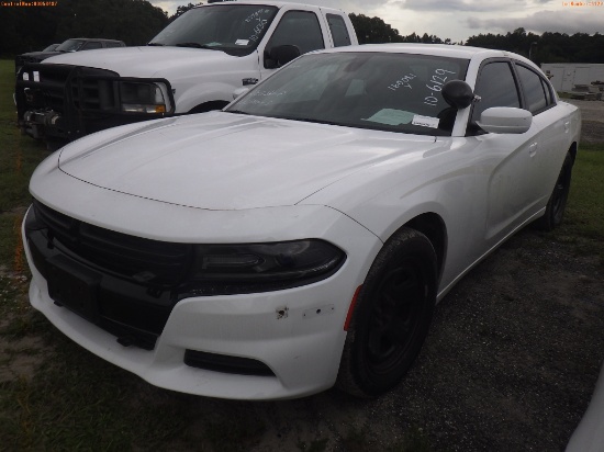 10-06129 (Cars-Sedan 4D)  Seller: Gov-Hillsborough County Sheriffs 2016 DODG CHA
