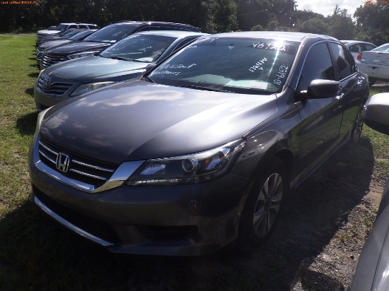 10-06152 (Cars-Sedan 4D)  Seller: Gov-Hillsborough County Sheriffs 2014 HOND ACC