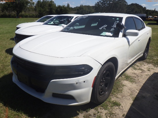 10-10126 (Cars-Sedan 4D)  Seller: Gov-Hillsborough County Sheriffs 2016 DODG CHA