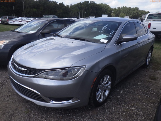 10-05147 (Cars-Sedan 4D)  Seller:Private/Dealer 2015 CHRY 200