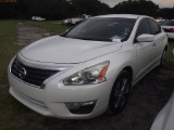 10-06141 (Cars-Sedan 4D)  Seller: Gov-Hillsborough County Sheriffs 2015 NISS ALT