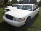10-10146 (Cars-Sedan 4D)  Seller: Gov-Manatee County Sheriffs 2011 FORD CROWNVIC