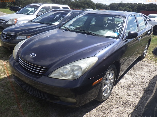 11-07124 (Cars-Sedan 4D)  Seller:Private/Dealer 2002 LEXS 300