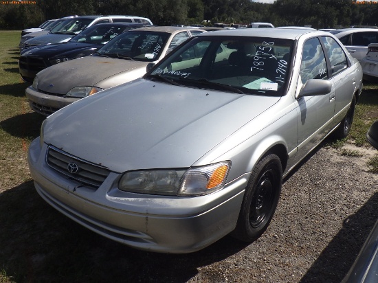 11-07140 (Cars-Sedan 4D)  Seller:Private/Dealer 2001 TOYT CAMRY