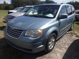 11-07143 (Cars-Van 3D)  Seller:Private/Dealer 2010 CHRY TOWN&COUN