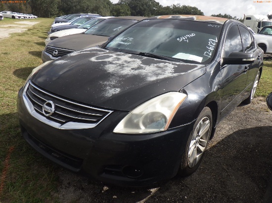 12-06122 (Cars-Sedan 4D)  Seller: Florida State F.D.L.E. 2010 NISS ALTIMA