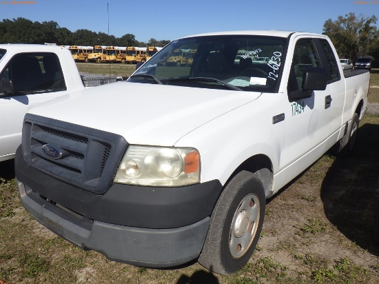 12-06230 (Trucks-Pickup 2D)  Seller: Gov-City of Palmetto 2005 FORD F150