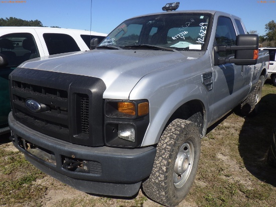 12-06239 (Trucks-Pickup 2D)  Seller: Florida State F.W.C. 2010 FORD F250