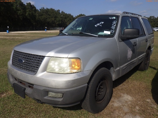 12-10240 (Cars-SUV 4D)  Seller: Florida State F.W.C. 2005 FORD EXPEDITIO