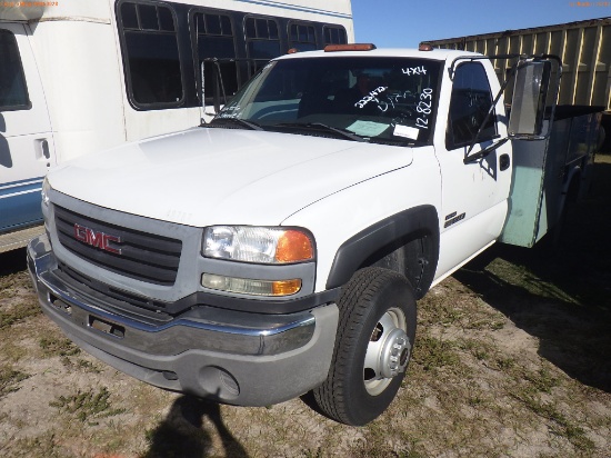 12-08230 (Trucks-Utility 2D)  Seller: Gov-Manatee County 2006 GMC 3500