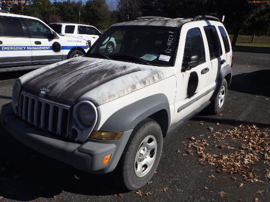 12-14127 (Cars-SUV 4D)  Seller: Florida State A.C.S. 2005 JEEP LIBERTY