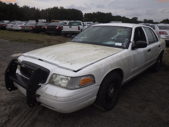 2-05137 (Cars-Sedan 4D)  Seller: Gov-Pasco County Sheriffs Office 2011 FORD CROW