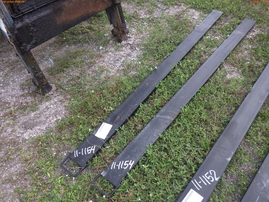 11-01154 (Equip.-Implement misc.)  Seller:Private/Dealer PAIR OF 8 FOOT PALLET F