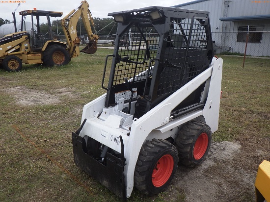 12-01116 (Equip.-Loader skid steer)  Seller:Private/Dealer BOBCAT MINI SKID STEE