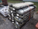 12-04118 (Equip.-Parts & accs.)  Seller:Private/Dealer PALLET OF 20 ROOF TOP EME