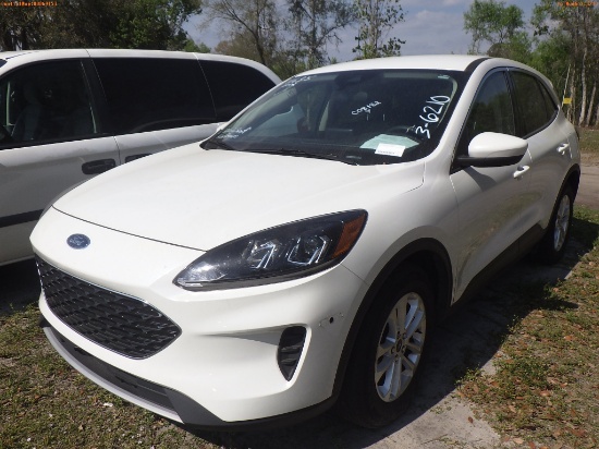 3-06210 (Cars-SUV 4D)  Seller: Gov-Hillsborough County Sheriffs 2020 FORD ESCAPE