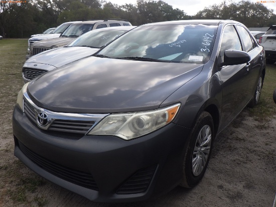 3-06142 (Cars-Sedan 4D)  Seller: Gov-Pinellas County Sheriffs Ofc 2013 TOYT CAMR