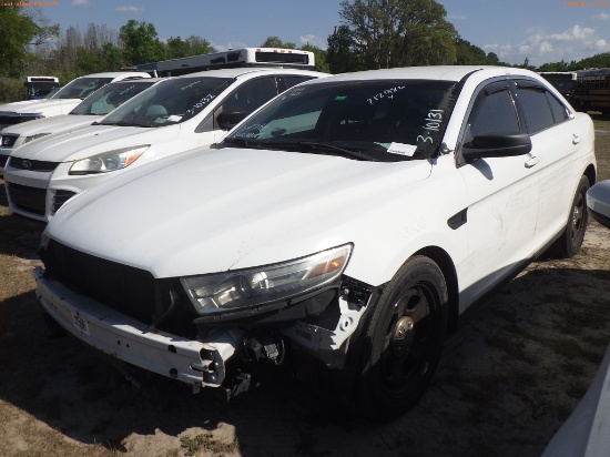 3-10131 (Cars-Sedan 4D)  Seller: Gov-City of St.Petersburg 2013 FORD TAURUS