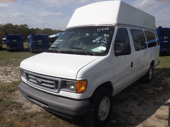 3-08215 (Cars-Van 3D)  Seller: Gov-Hillsborough County Sheriffs 2007 FORD E350