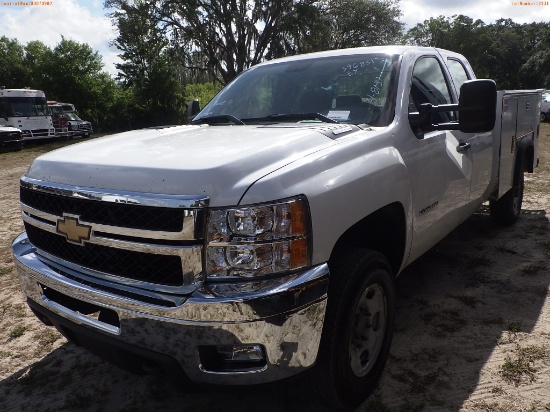 4-08131 (Trucks-Utility 2D)  Seller:Private/Dealer 2011 CHEV SILVERADO