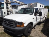 4-08215 (Trucks-Utility 2D)  Seller: Gov-City of Bradenton 2001 FORD F350