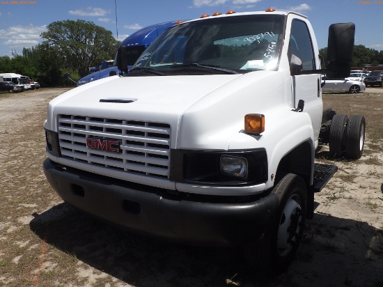 5-08120 (Trucks-Chasis)  Seller:Private/Dealer 2005 GMC 5500