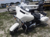 6-02700 (Cars-Motorcycle)  Seller: Gov-Hillsborough County Sheriffs 2020 HD FLHT