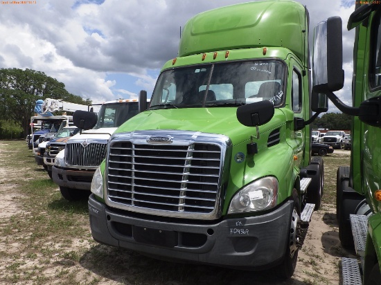 6-08122 (Trucks-Tractor)  Seller:Private/Dealer 2016 FRHT CASCADIA