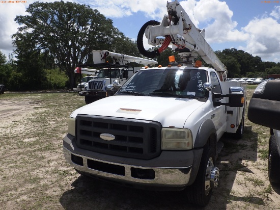 6-08131 (Trucks-Aerial lift)  Seller:Private/Dealer 2005 FORD F550