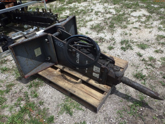 7-01138 (Equip.-Concrete)  Seller: Florida State D.O.T. NEW HOLLAND HH750 QUICK