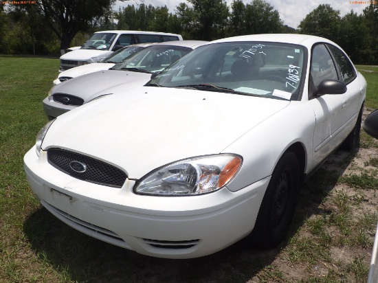 7-10139 (Cars-SUV 4D)  Seller: Florida State D.O.T. 2005 FORD TAURUS