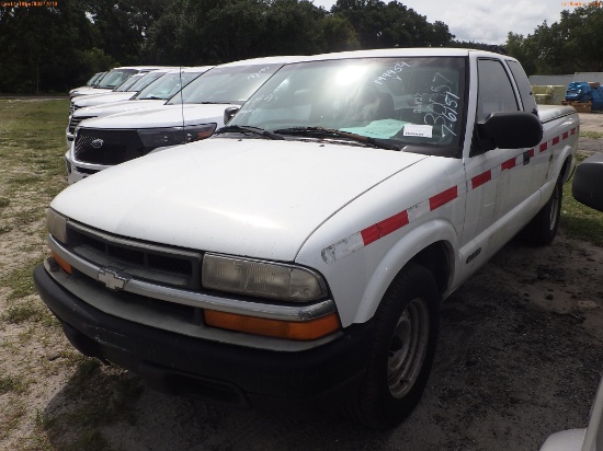 7-06151 (Trucks-Pickup 2D)  Seller: Florida State D.O.T. 2000 CHEV S10