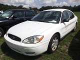 7-10219 (Cars-Sedan 4D)  Seller: Florida State D.O.T. 2006 FORD TAURUS