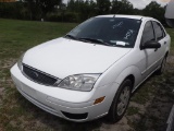 7-10137 (Cars-Sedan 4D)  Seller: Florida State D.O.T. 2007 FORD FOCUS