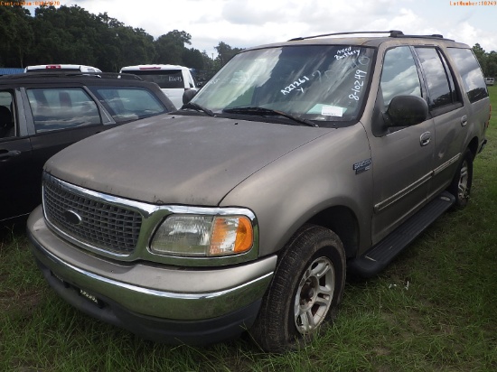 8-10249 (Cars-SUV 4D)  Seller: Gov-Port Richey Police Department 2001 FORD EXPED