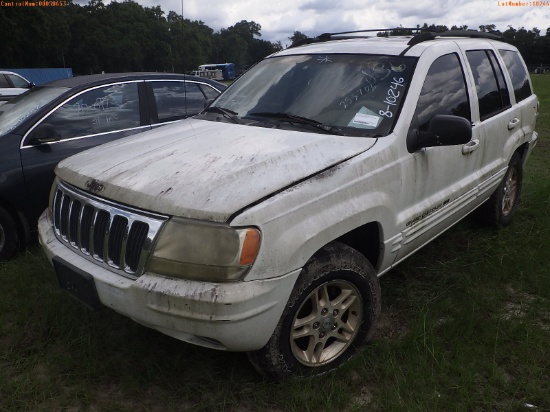 8-10246 (Cars-SUV 4D)  Seller: Gov-Port Richey Police Department 2000 JEEP GRAND